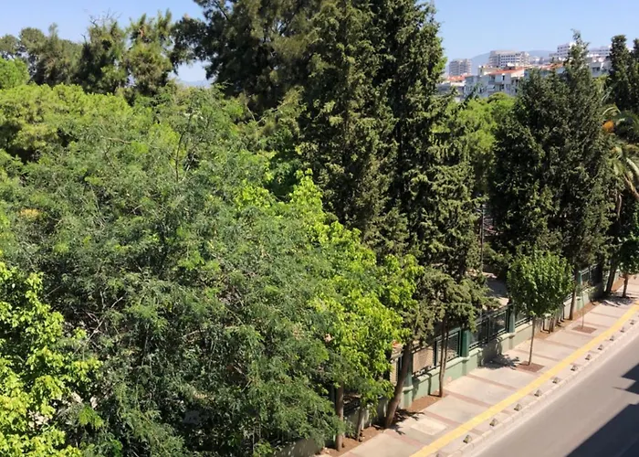 Renovated Modern House With Culture Park View İzmir