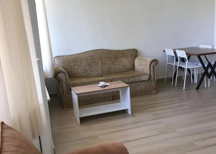 Renovated Modern House With Culture Park View *