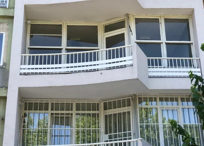 Renovated Modern House With Culture Park View *