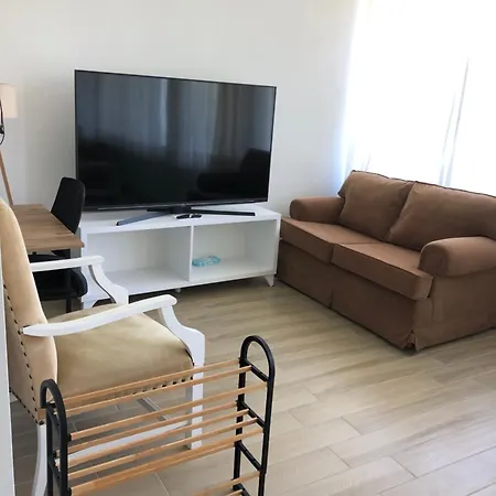 Apartmán Renovated Modern House With Culture Park View